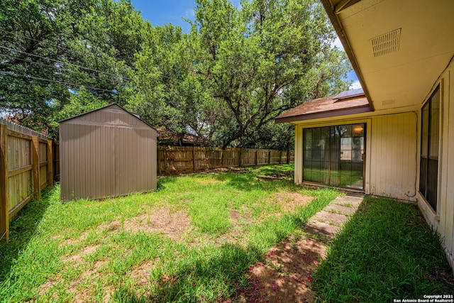 view of yard with a shed