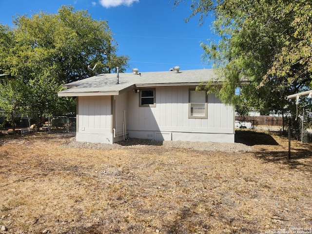 exterior space featuring fence