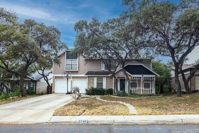 view of front facade featuring a garage