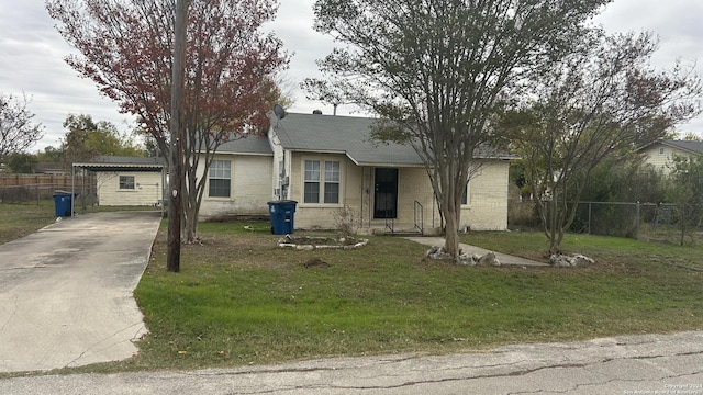 view of front of home with a front yard