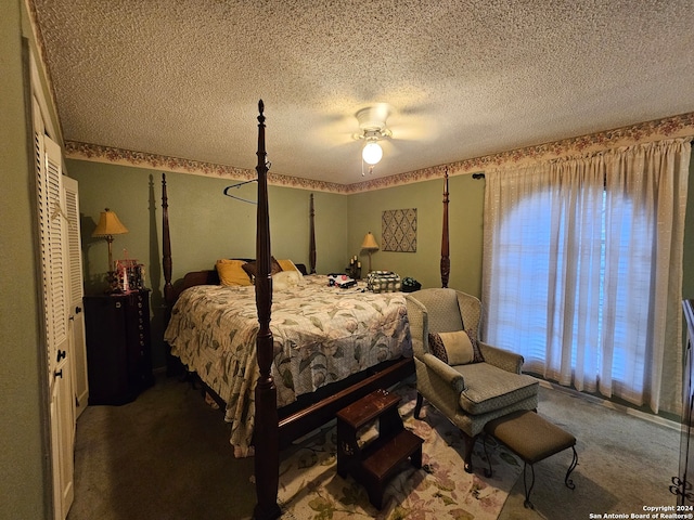 bedroom with a closet, ceiling fan, a textured ceiling, and carpet floors