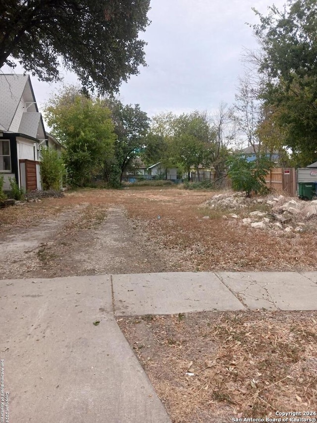 530 E Whittier St, San Antonio TX, 78210 land for sale