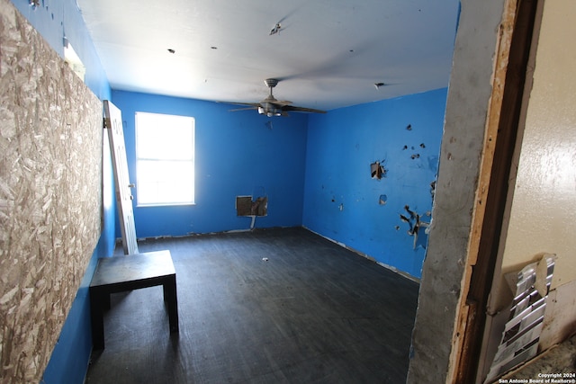 unfurnished room with ceiling fan