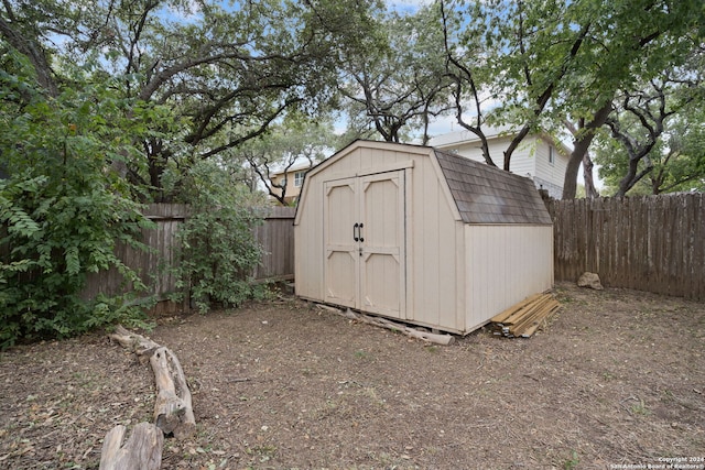 view of outbuilding