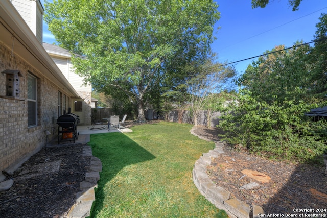 view of yard with a patio