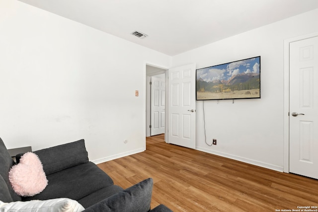 living area with light wood-type flooring