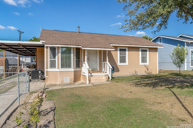 view of front of house featuring a front yard