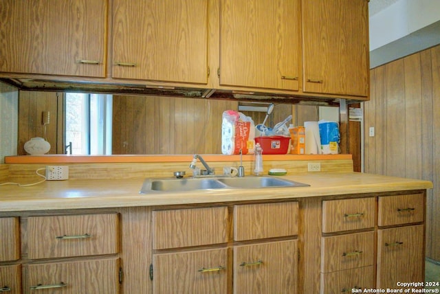 kitchen featuring sink