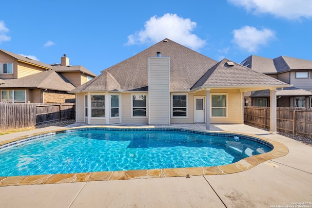 view of swimming pool featuring a patio