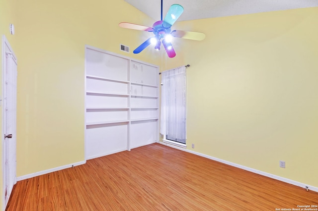 unfurnished bedroom featuring a closet, ceiling fan, a textured ceiling, and light hardwood / wood-style flooring