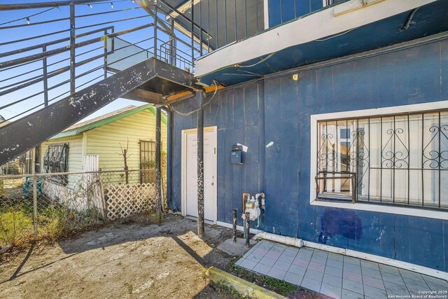 811 General Mcmullen Dr, San Antonio, TX 78237 - view of property exterior with fence