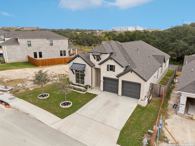 view of front of property with a front yard