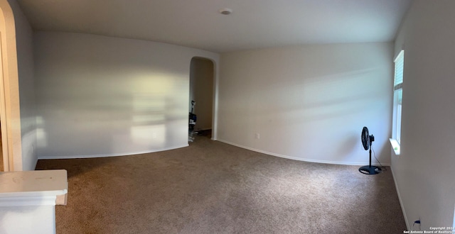 view of carpeted spare room