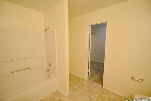 bathroom featuring shower / washtub combination