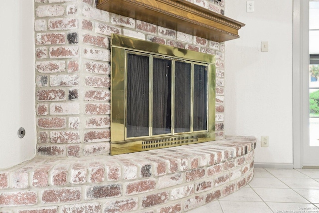 room details featuring a fireplace