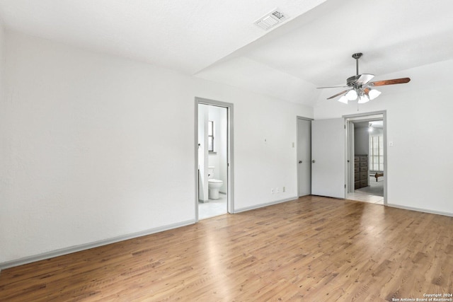 unfurnished room featuring light wood-type flooring and ceiling fan