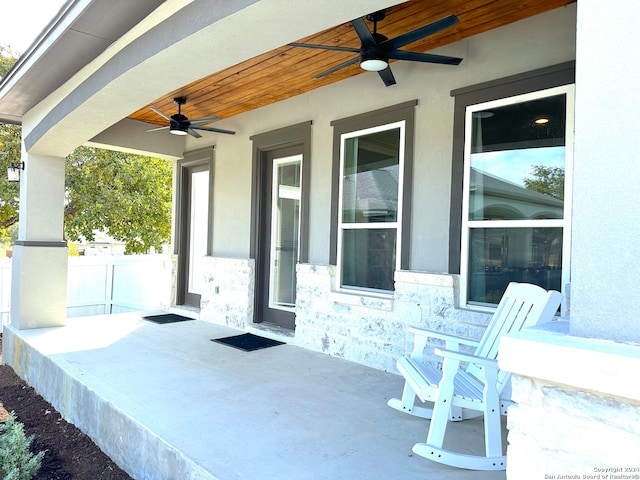 view of patio with ceiling fan