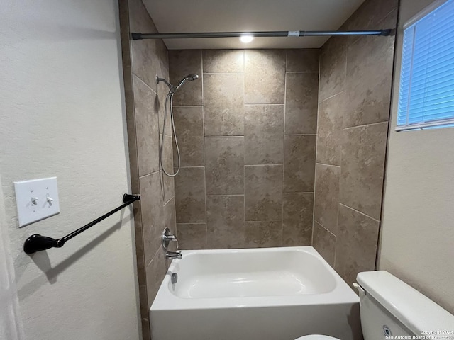 6607 Mia Way, San Antonio, TX 78233 - full bath with toilet and bathing tub / shower combination