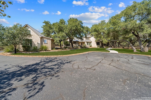 view of front of house with a front yard