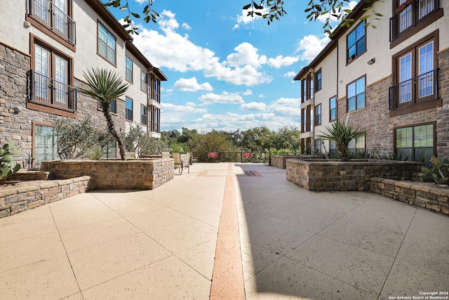 7342 Oak Manor Dr Unit 1204, San Antonio, TX 78229 - view of property's community with a patio