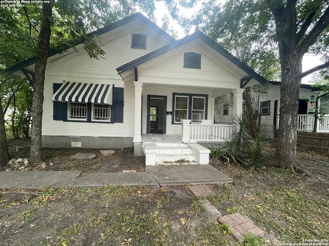 view of front of house featuring covered porch