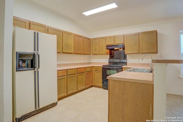 kitchen featuring white fridge with ice dispenser, sink, electric range, kitchen peninsula, and lofted ceiling