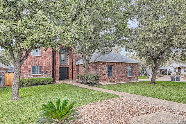 view of front of property with a front lawn