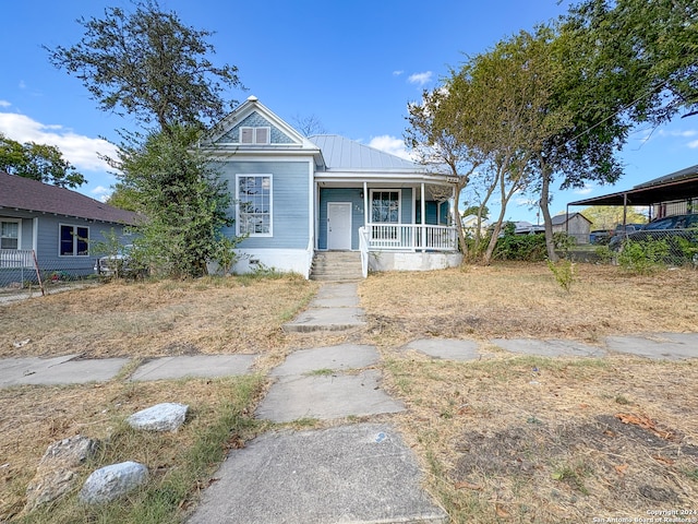 view of front of property featuring a porch