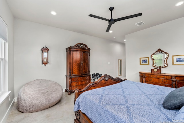 bedroom with ceiling fan