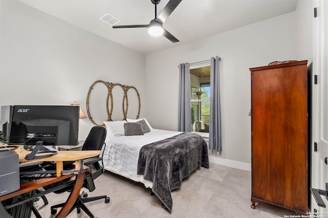 bedroom featuring ceiling fan