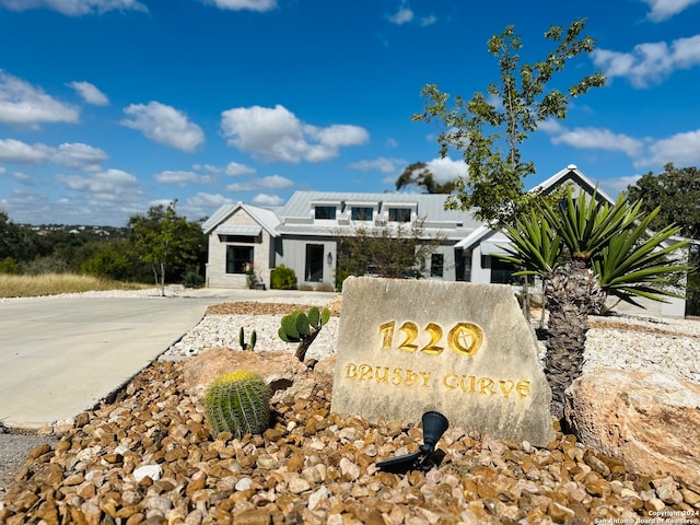 view of front of home