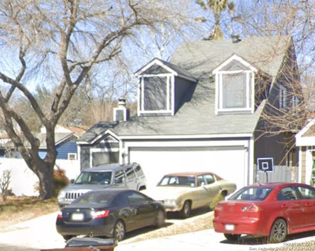 view of front facade featuring a garage