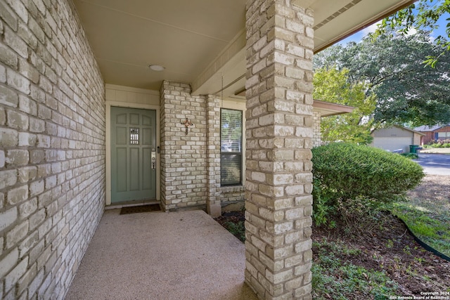 property entrance featuring a garage