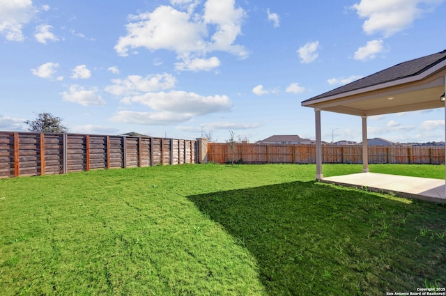 view of yard with a patio area