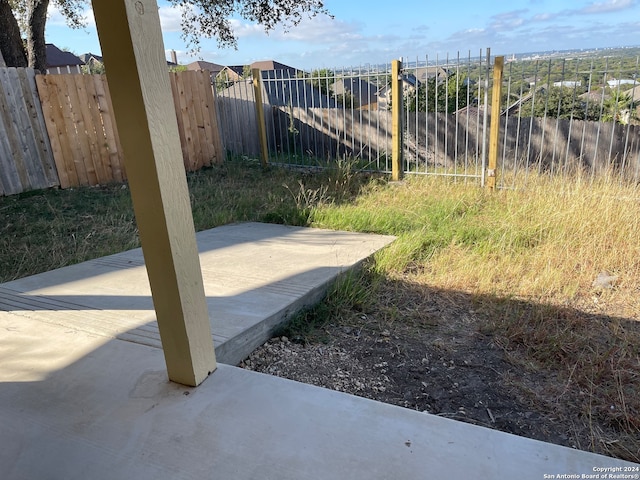 view of yard with a patio