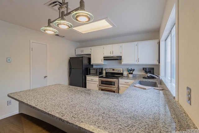 kitchen with a sink, stainless steel appliances, white cabinetry, a peninsula, and under cabinet range hood