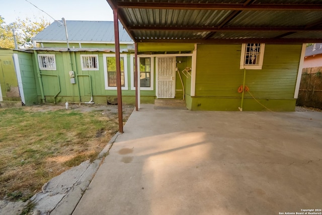 319 Vine St, San Antonio, TX 78210 - exterior space featuring fence