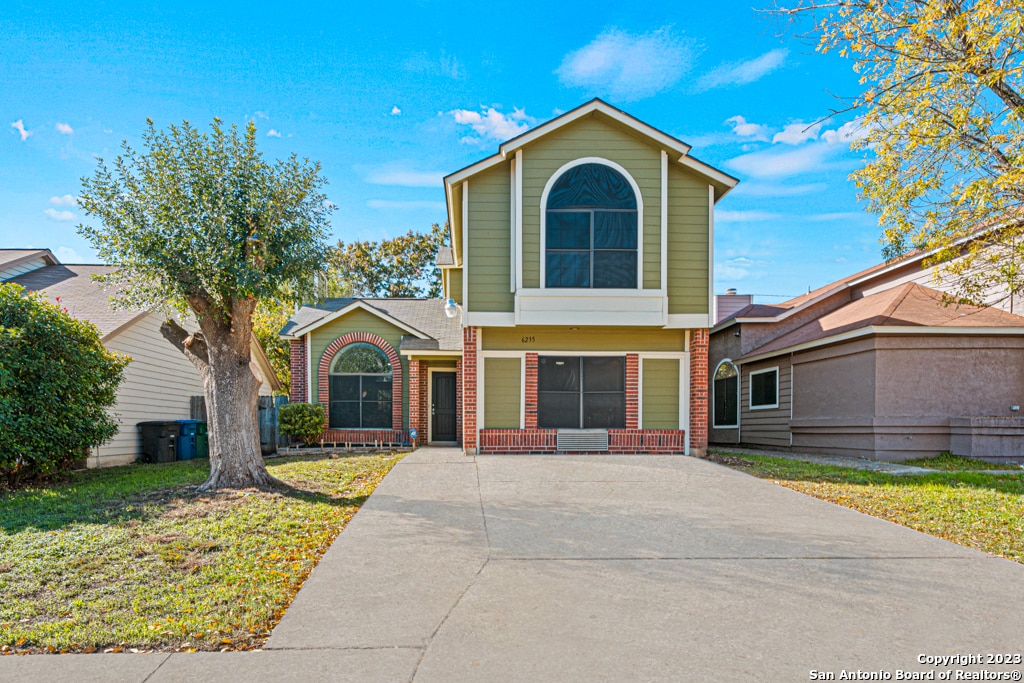 view of front property with a front yard