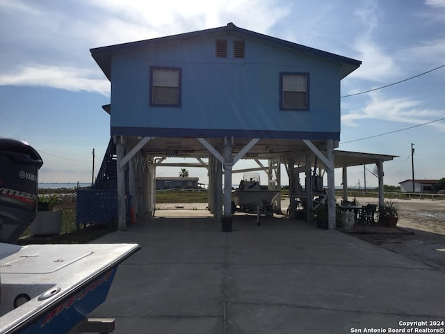 2515 Laguna Shrs, Corpus Christi, TX 78418 - surrounding community with a patio