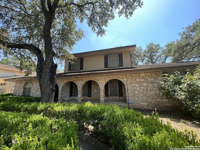 view of front of property