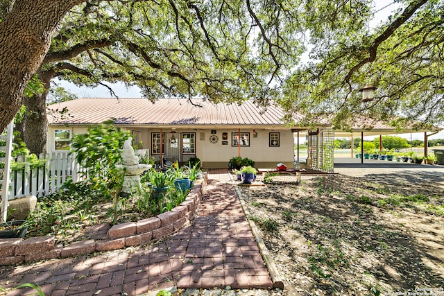 view of front of house