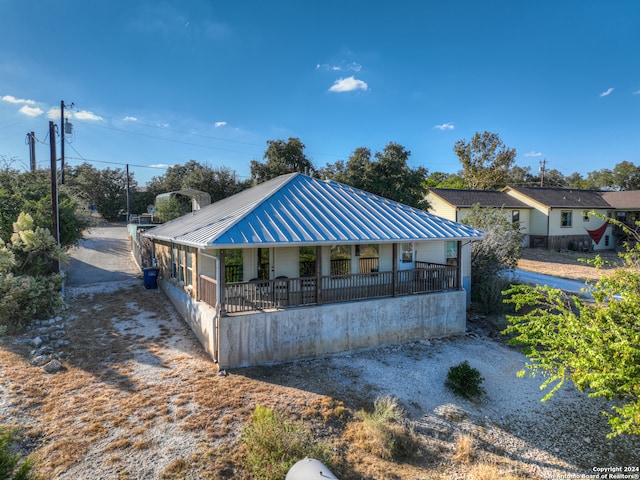 view of front of house featuring covered porch