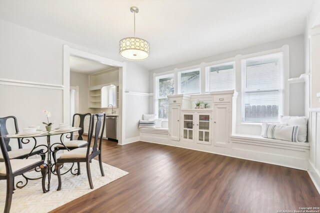 1112 W Huisache Ave, San Antonio, TX 78201 - dining space with dark wood-style floors