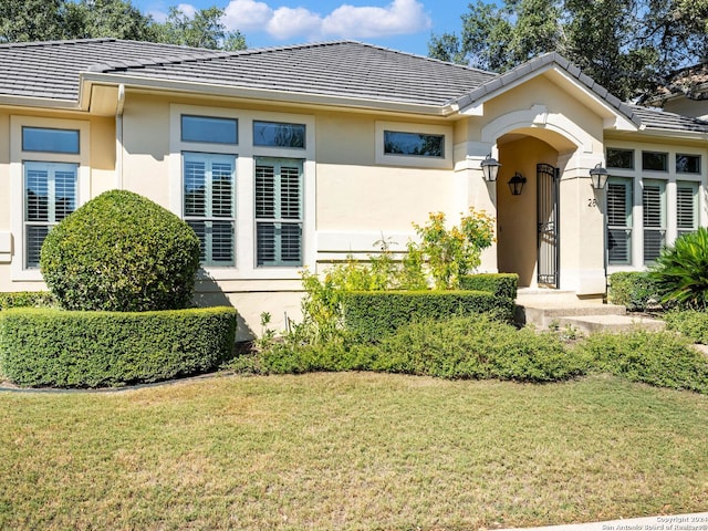 exterior space featuring a lawn