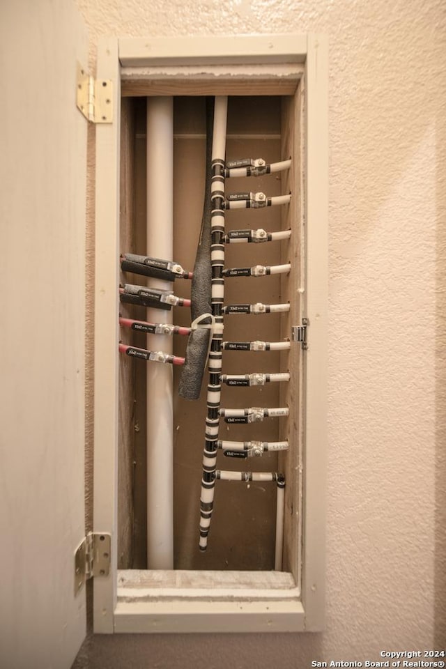 2989 Graytown, Converse, TX 78109 - view of utility room