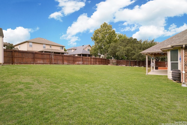 view of yard with a patio area