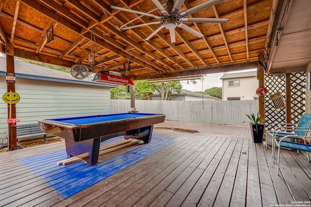 deck with ceiling fan