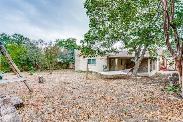 view of yard featuring a patio area