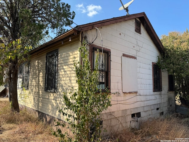 view of home's exterior