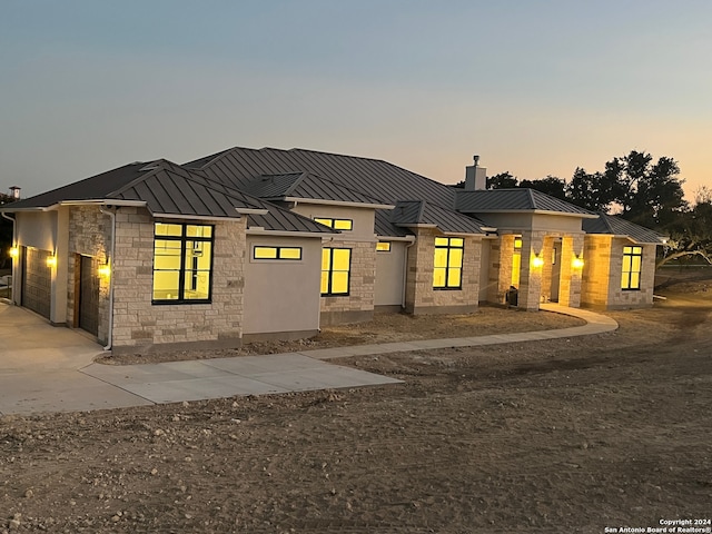 view of front facade with a garage